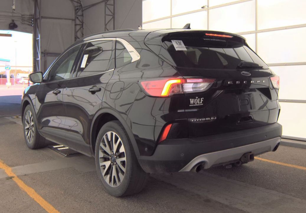 Ford Escape Titanium 2020 — foto 2 de 3