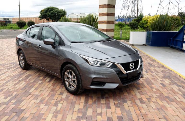 Nissan Versa Advance 2021 — foto 1 de 3