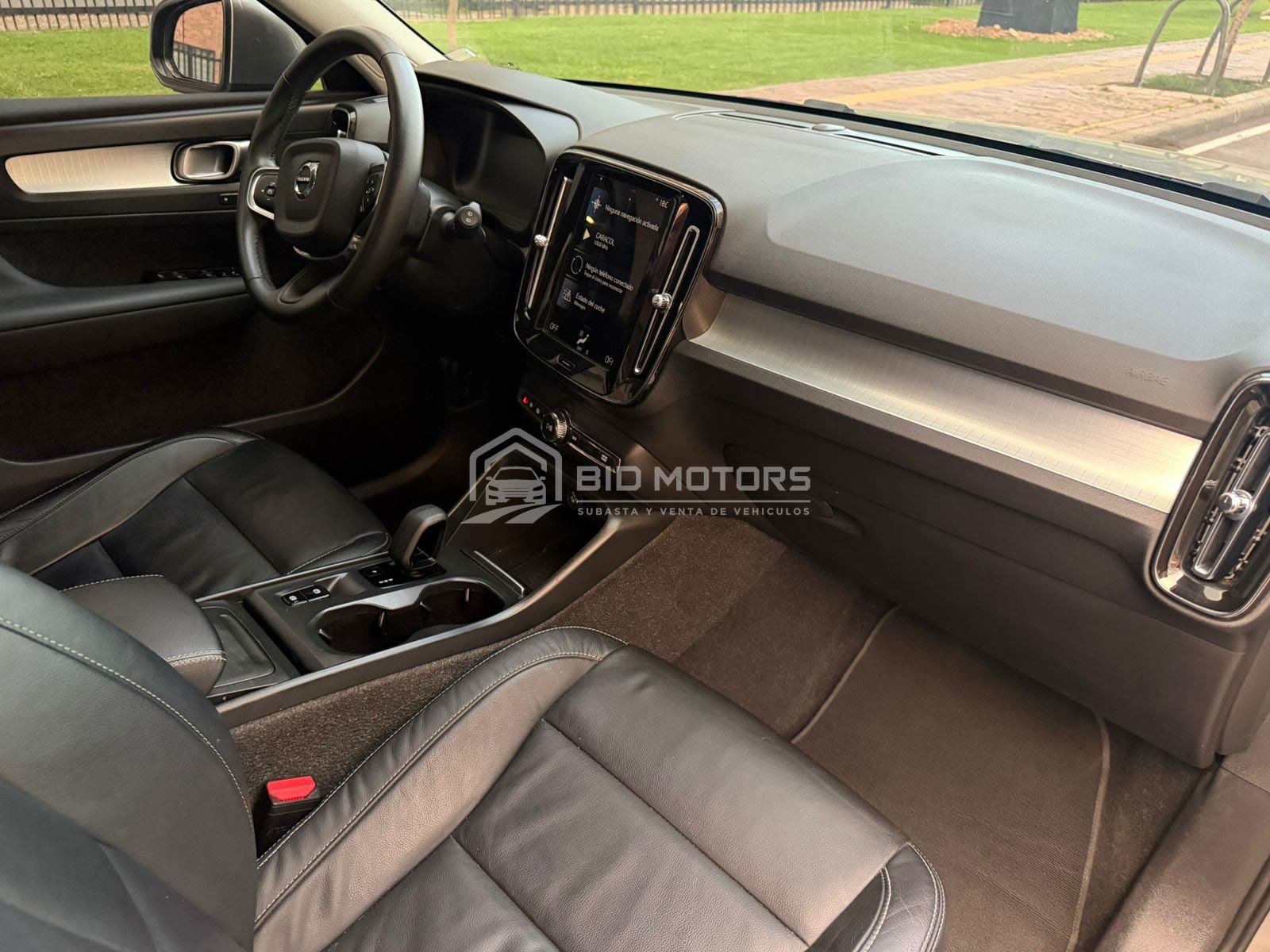 Volvo XC40 T4 Momentum 2021 — foto 12 de 22