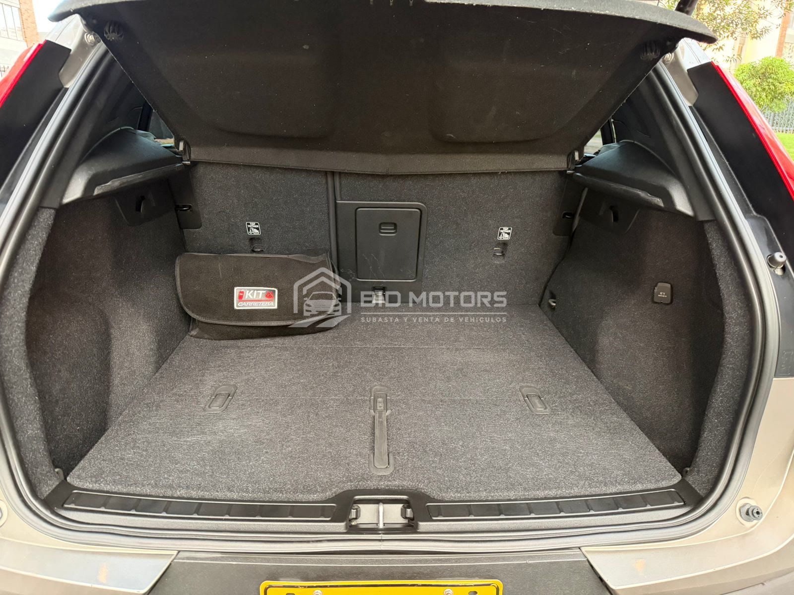 Volvo XC40 T4 Momentum 2021 — foto 14 de 22